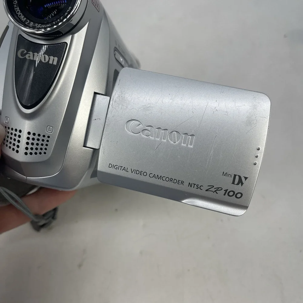 Canon ZR100 A MiniDV Tape Digital Video Camcorder Untested Dead Battery